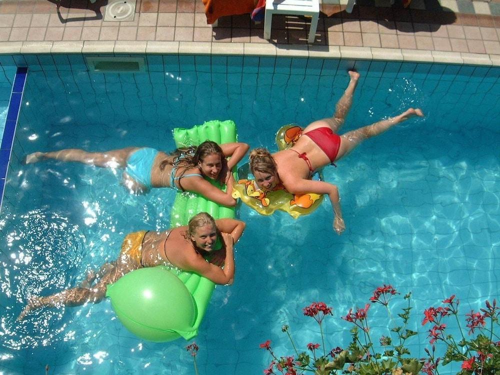 Hotel Artide Римини Экстерьер фото